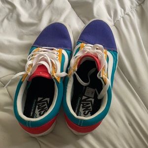colorful vans w cushy feet pad size 7